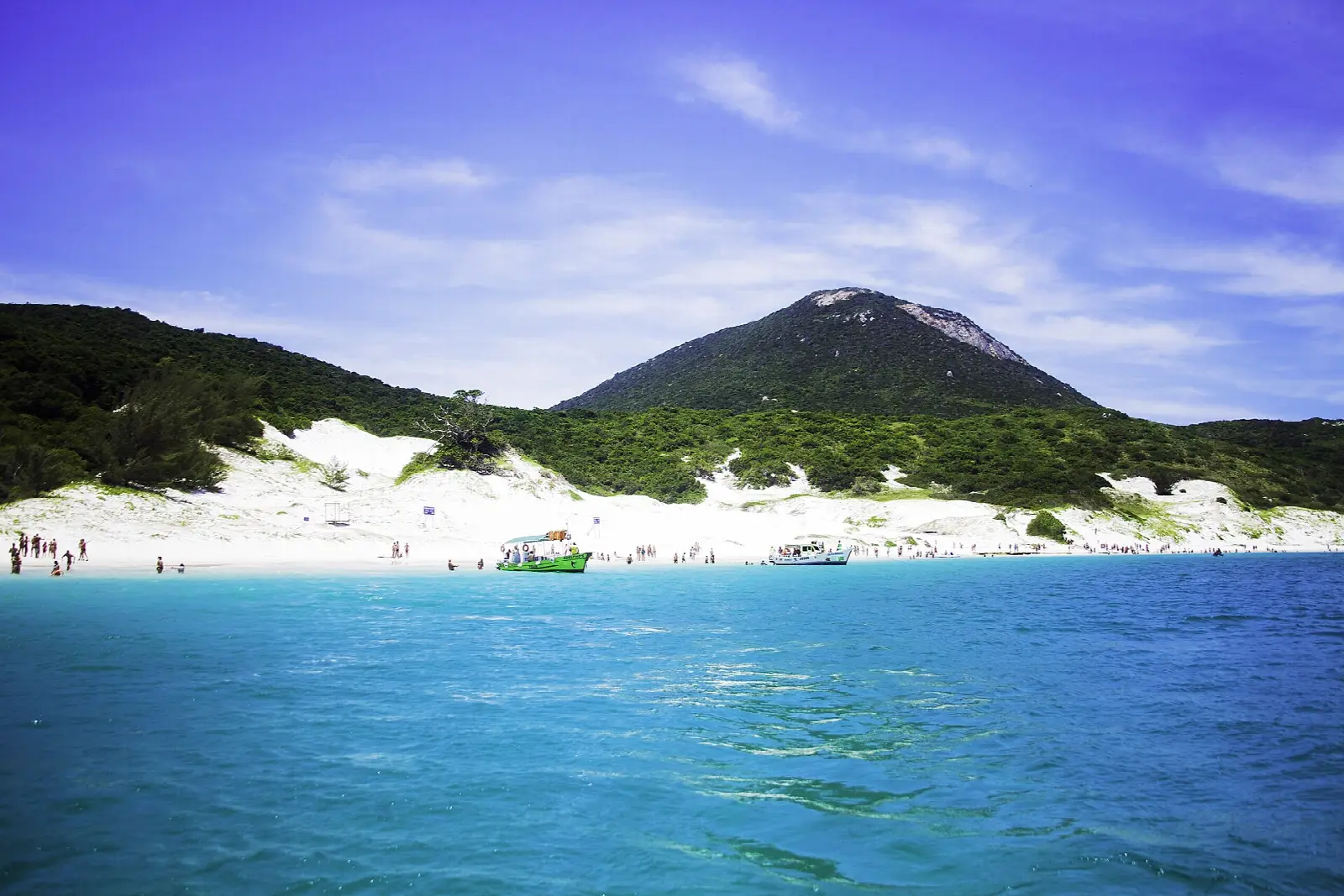 Exemplo — Arraial do Cabo. Foto de Gabriel Castaldini (CC BY-SA 3.0).